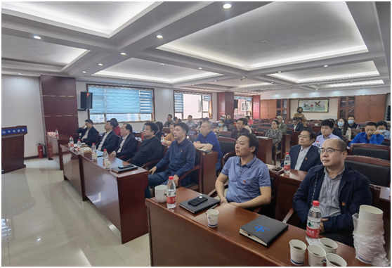 俄罗斯专享会294官网建设组织集中收看党的二十大开幕会并开展党委理论学习中心组专题学习